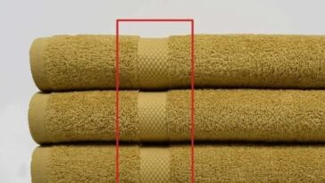 que signifient les lignes (ou bandes décoratives) sur les serviettes ?